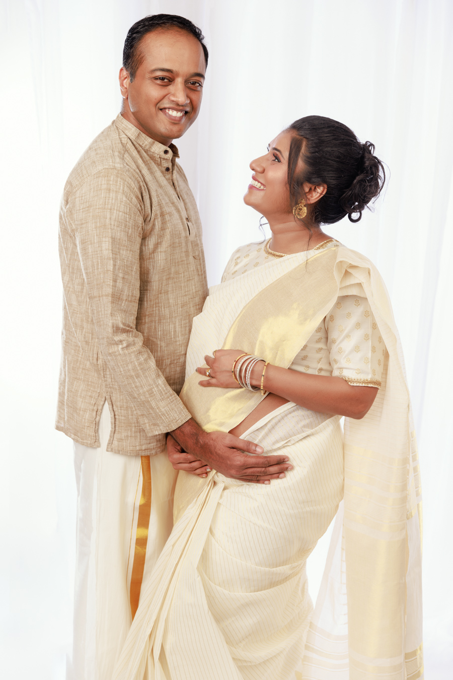 studio maternity photoshoot