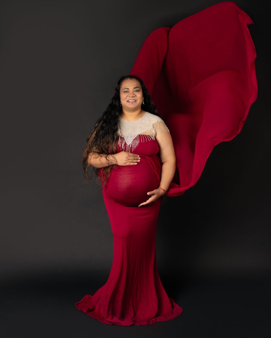 studio maternity photoshoot