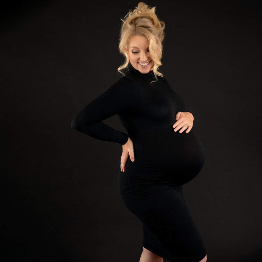 studio maternity photoshoot
