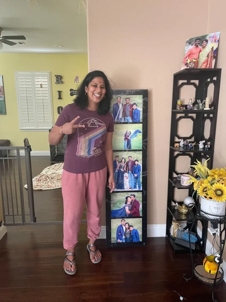 women doing victory sign