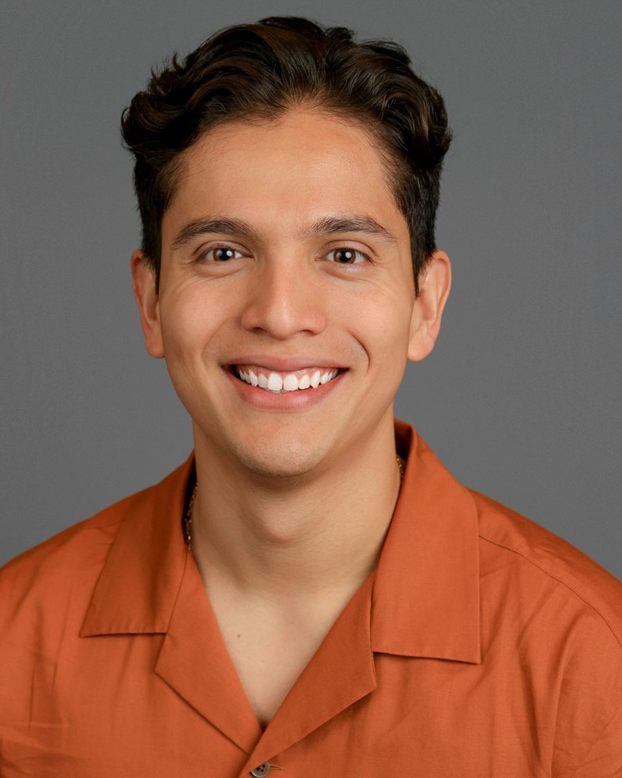 How to Look Slimmer in a Headshot | Flattering Portrait & Posing Tips