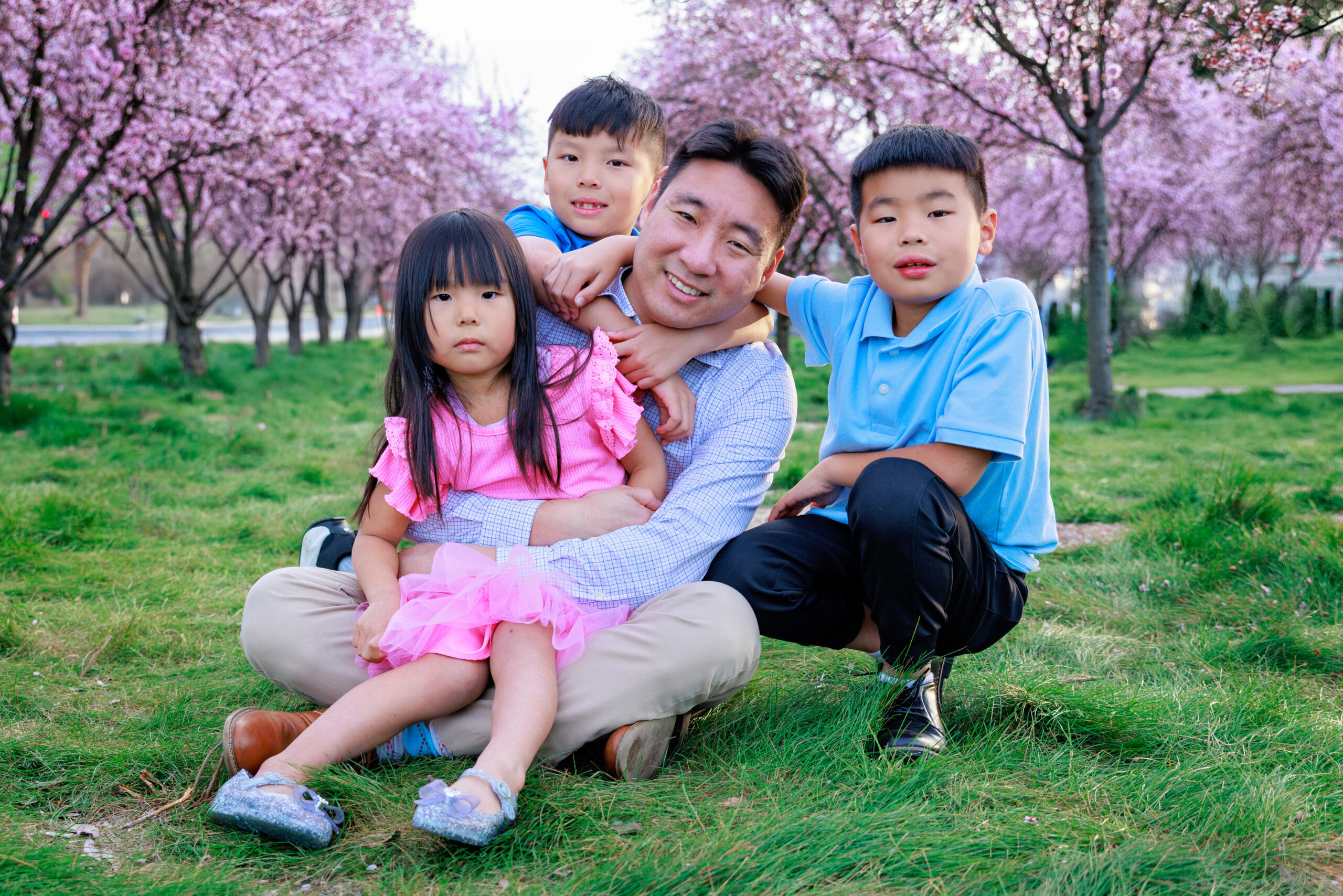 3E0A3873-Edit Dad & Kids Photos That Melt Hearts: Best Poses and Outfit Tips